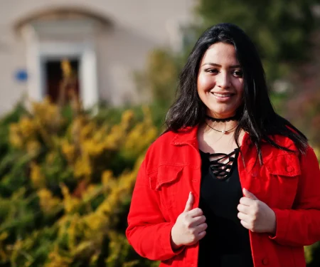 Abogados en Valencia, especialistas en extranjería: NIE, NIE VERDE, CUE, TOMA DE HUELLAS, renovación NIE, residencia y arraigo.